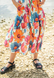 Ella Bold Painted Floral Print Tiered Hem Midi Dress